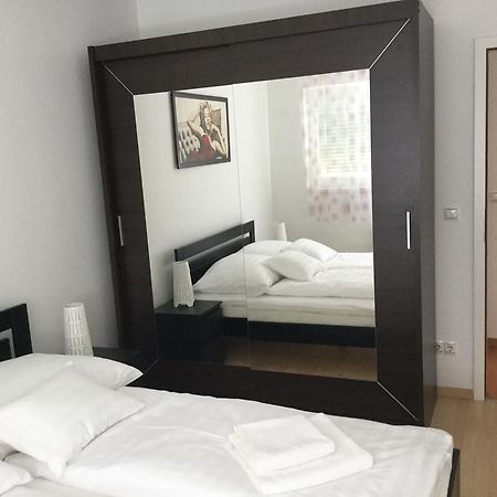Adam'S Apartment And Free Parking Budapest Exterior photo
